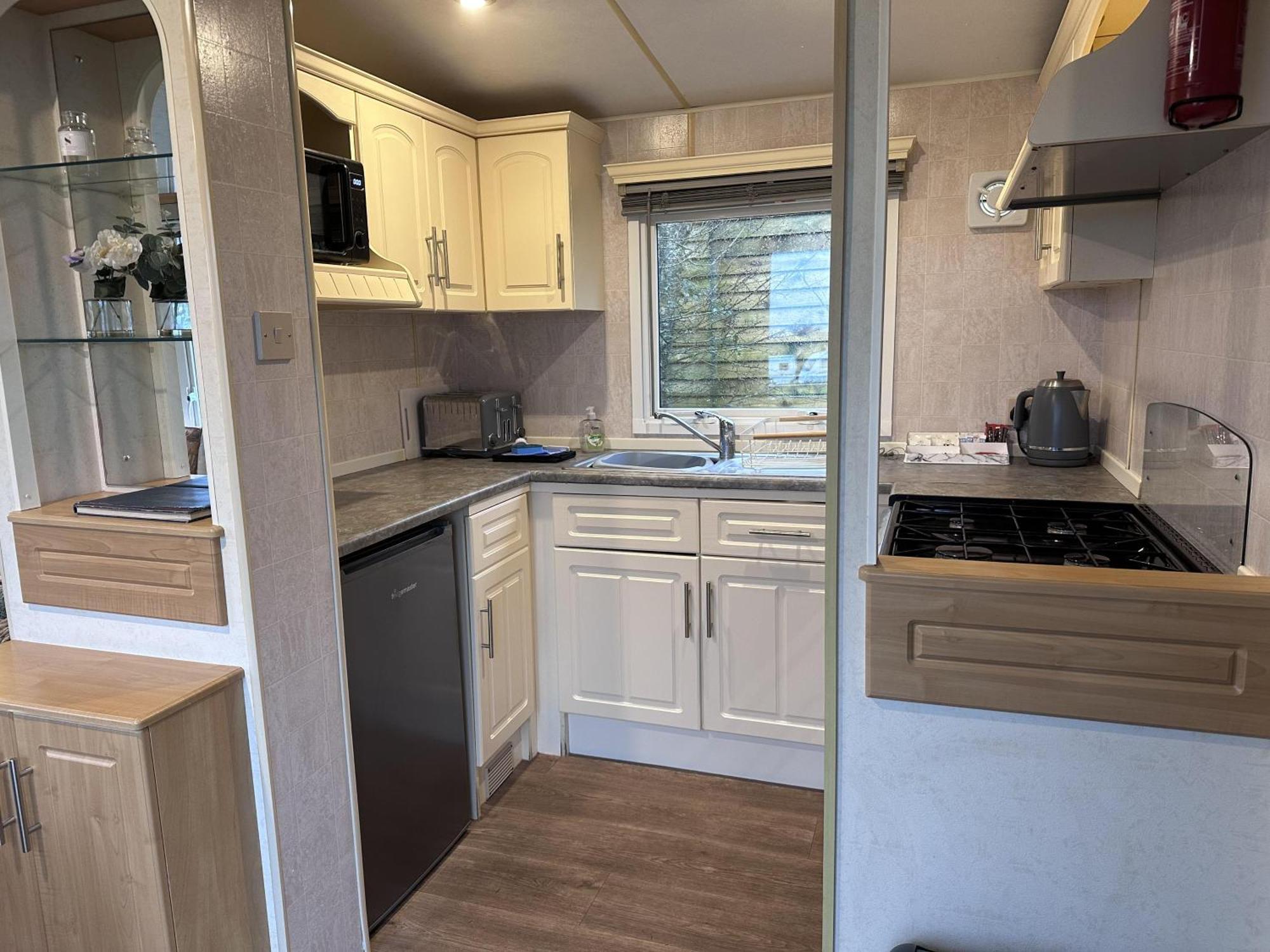 Captivating 2-Bed Static Caravan In Holyhead Llanfachraeth Екстер'єр фото